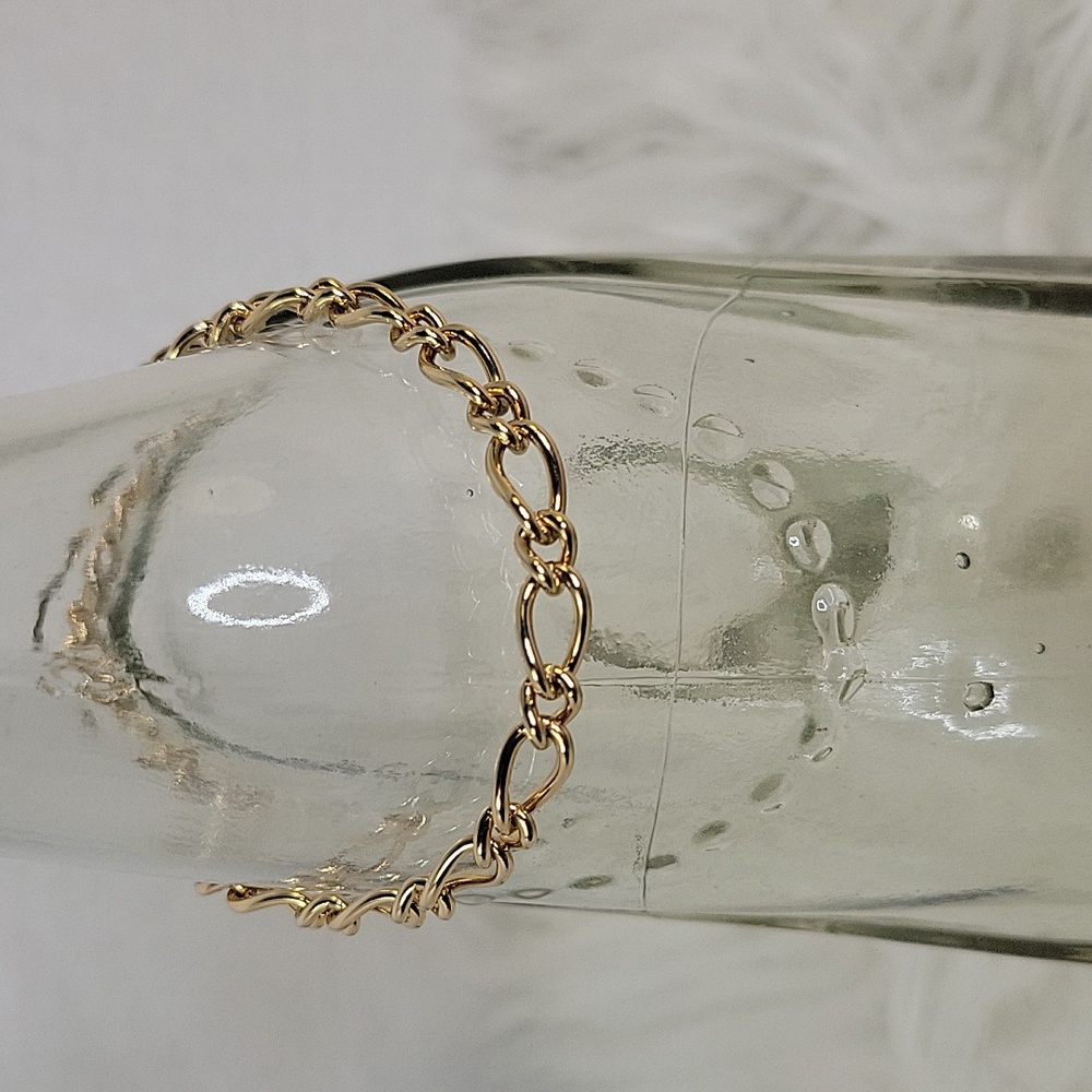 Vintage Avon 4K Gold Electroplate Oval Link Charm Bracelet Classic Chain
